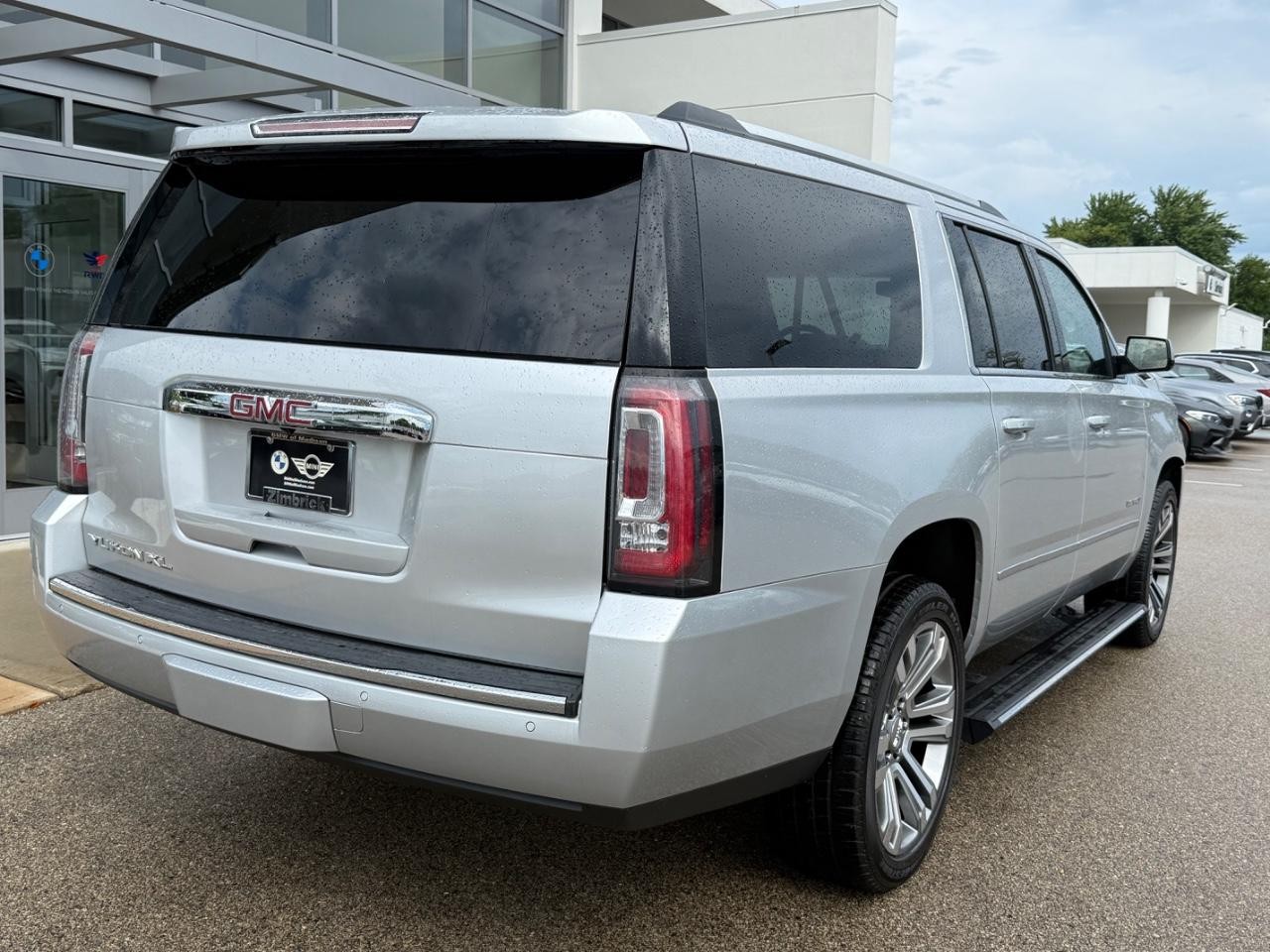 GMC Yukon XL Vehicle Image 03