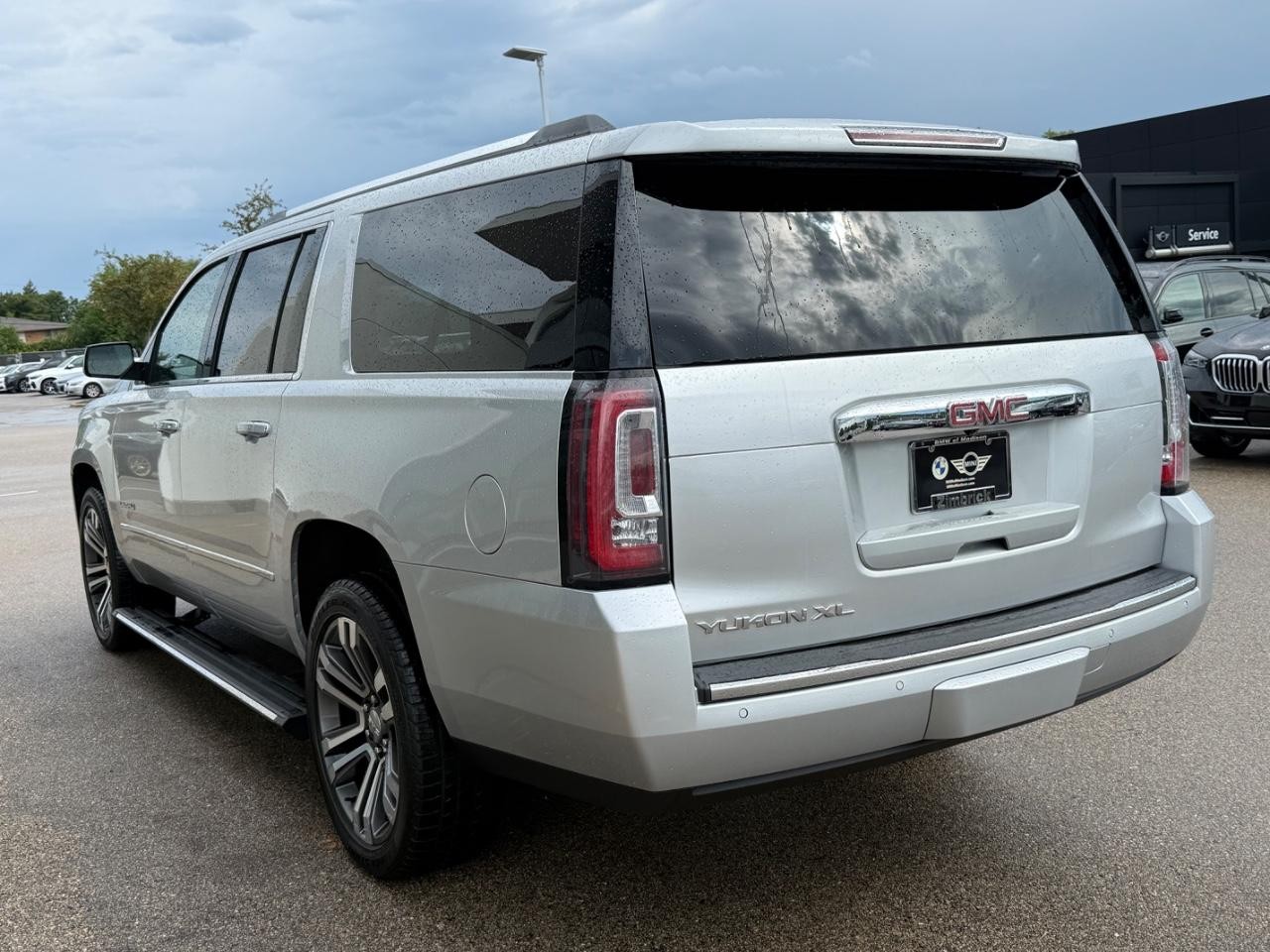 GMC Yukon XL Vehicle Image 06
