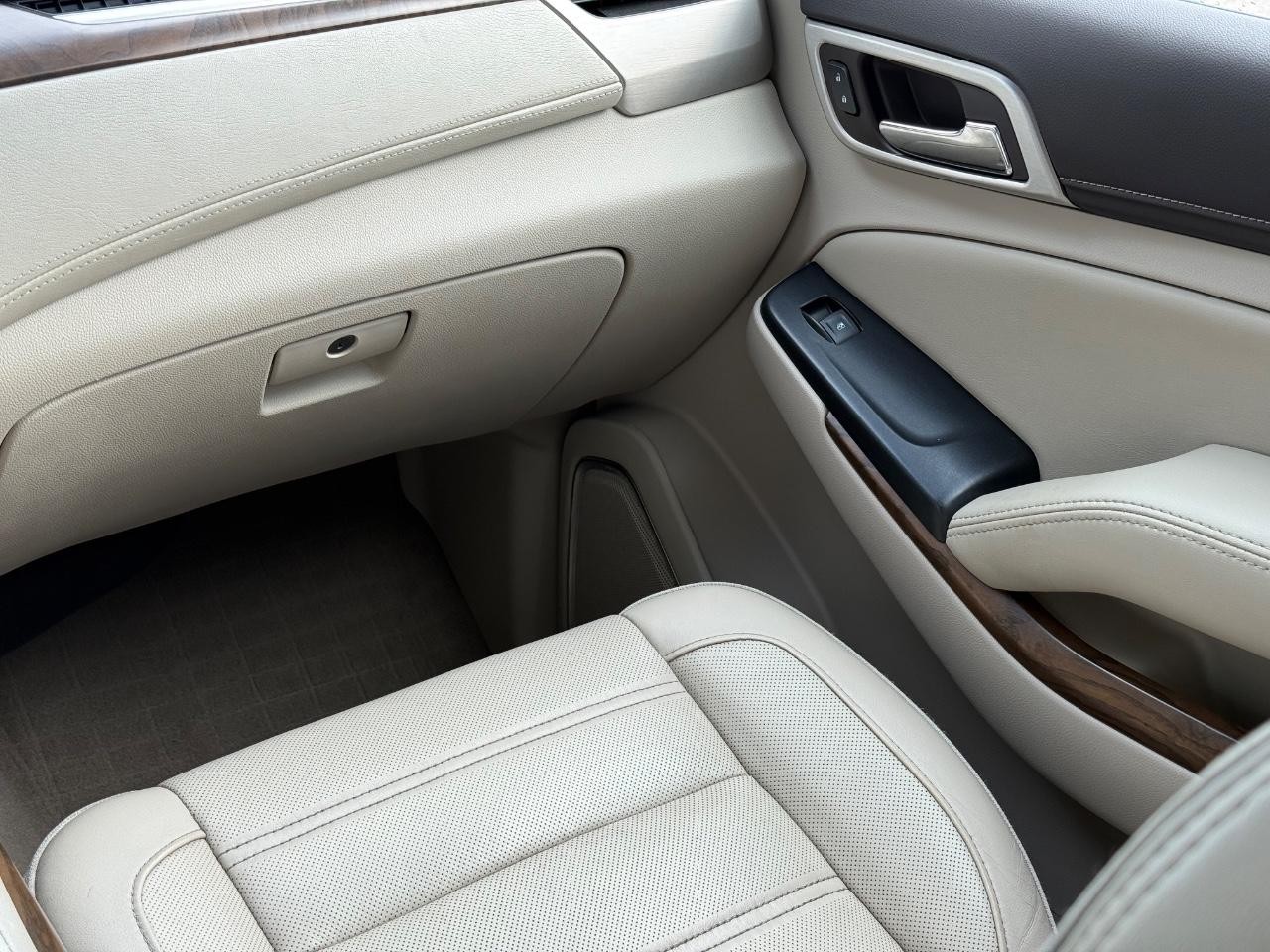 GMC Yukon XL Vehicle Image 15
