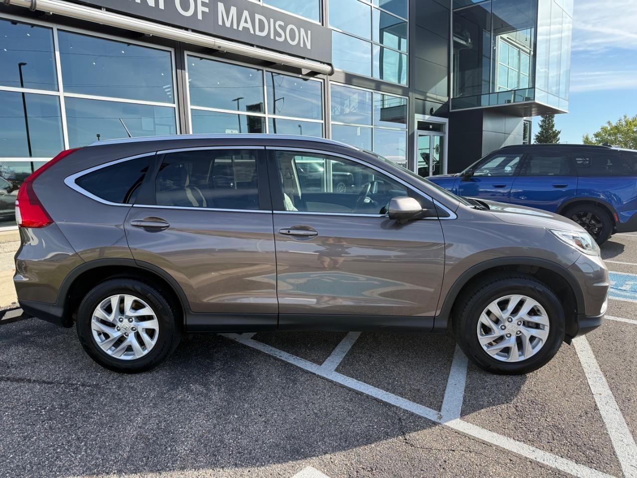 Honda CR-V Vehicle Image 02