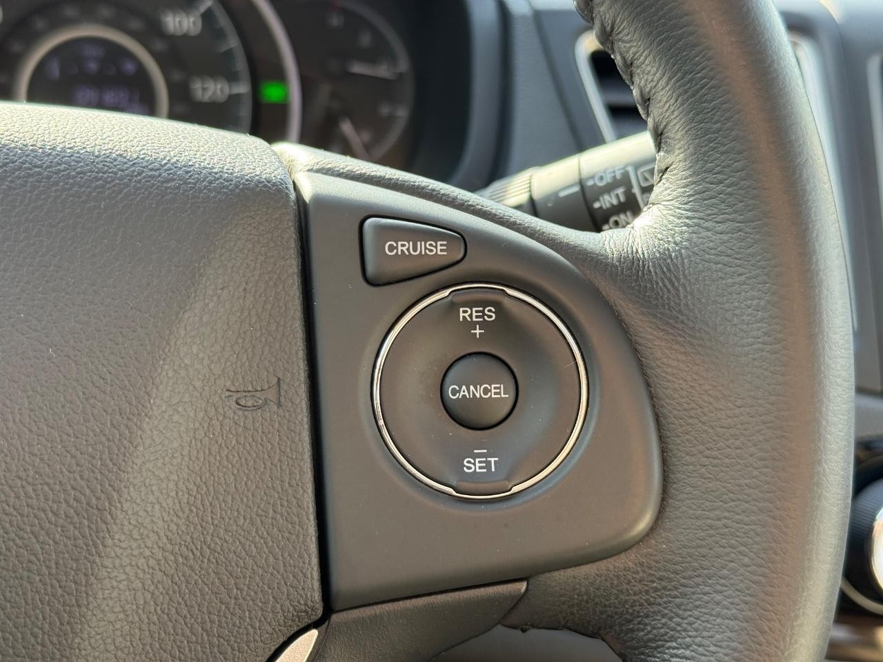 Honda CR-V Vehicle Image 16