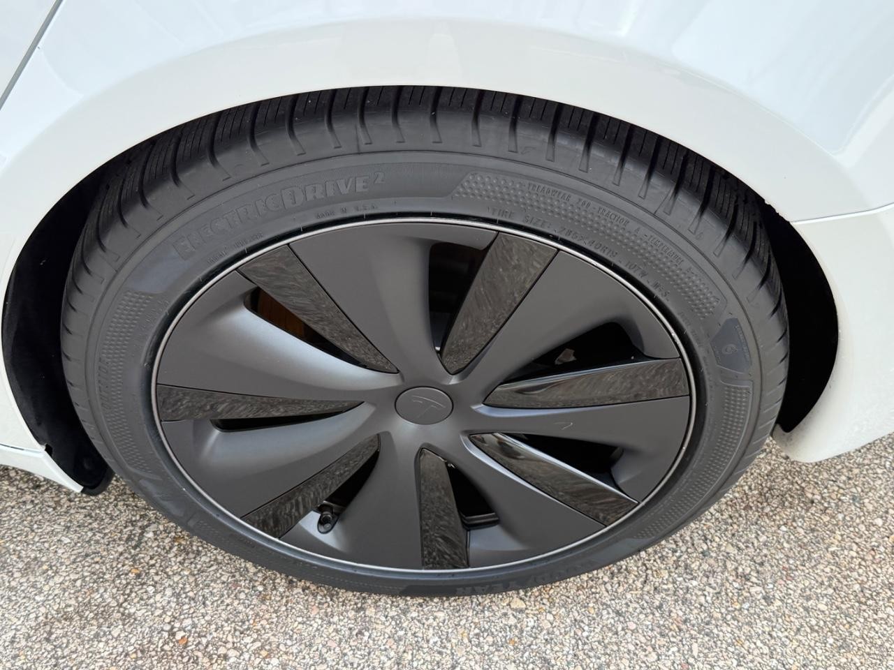 Tesla Model S Vehicle Image 07