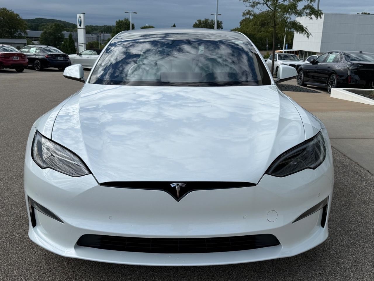 Tesla Model S Vehicle Image 09