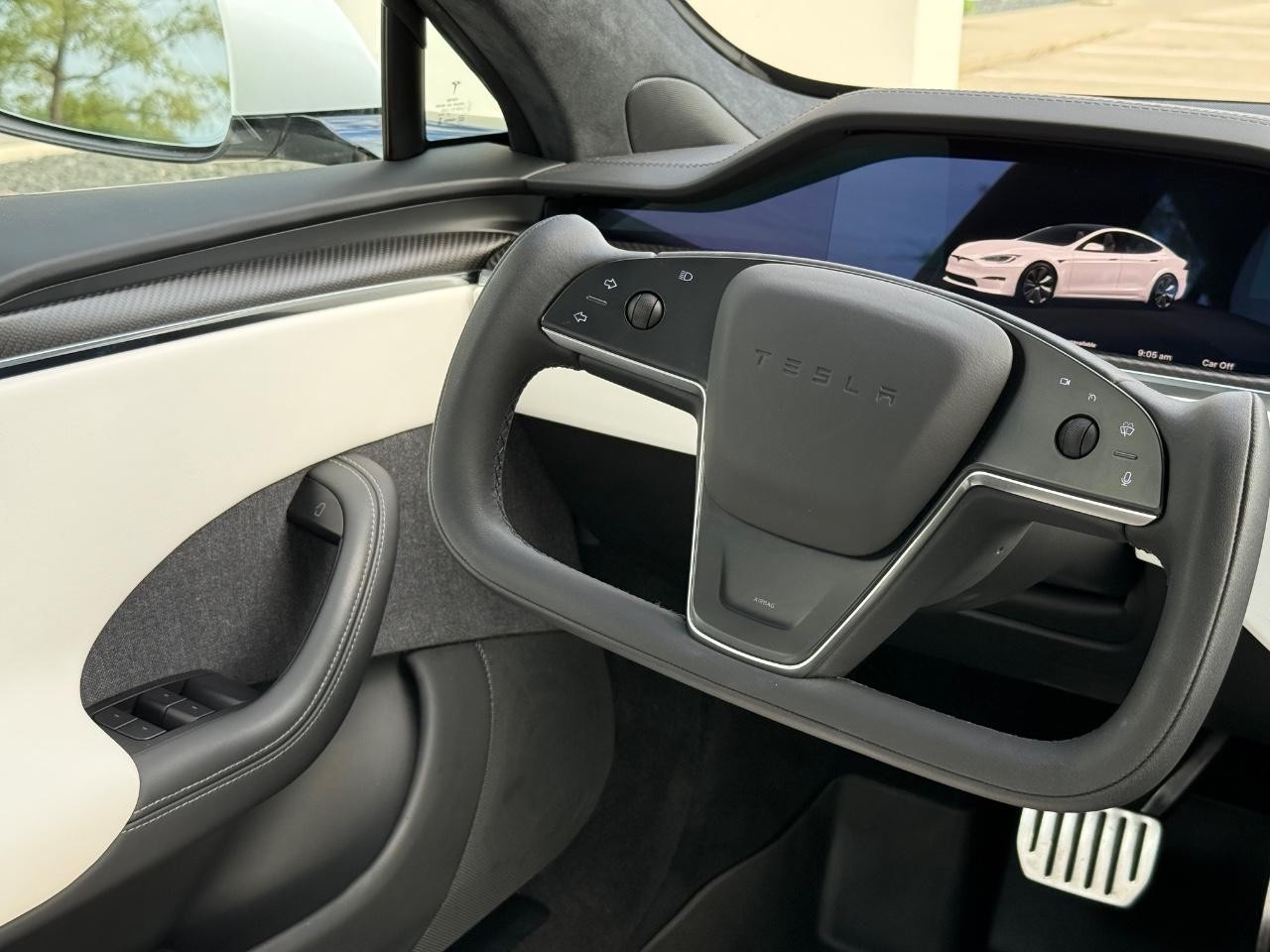 Tesla Model S Vehicle Image 13