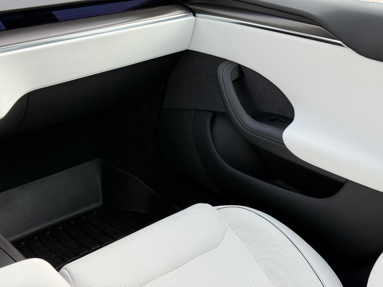 Tesla Model S Vehicle Image 14