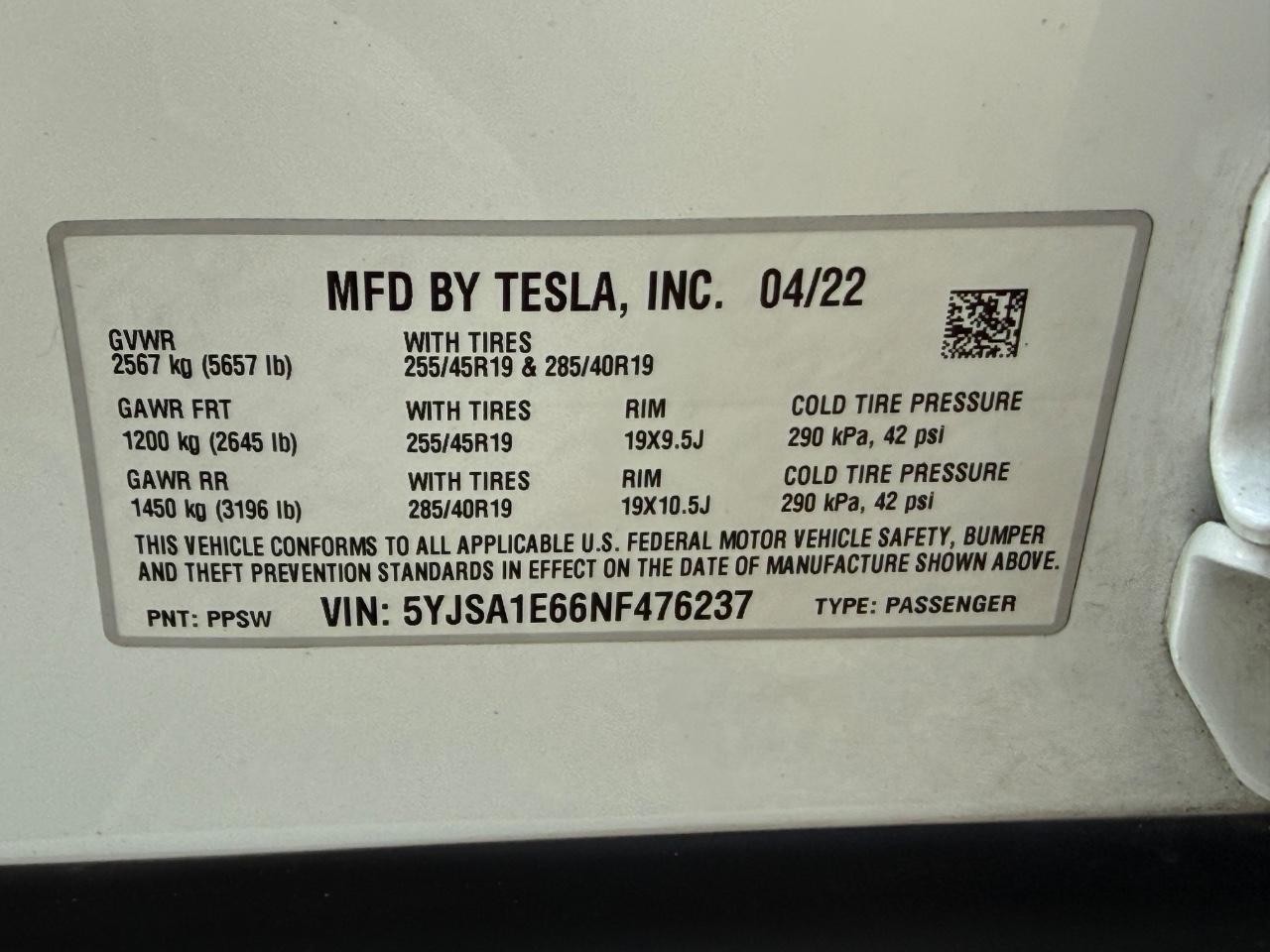 Tesla Model S Vehicle Image 22