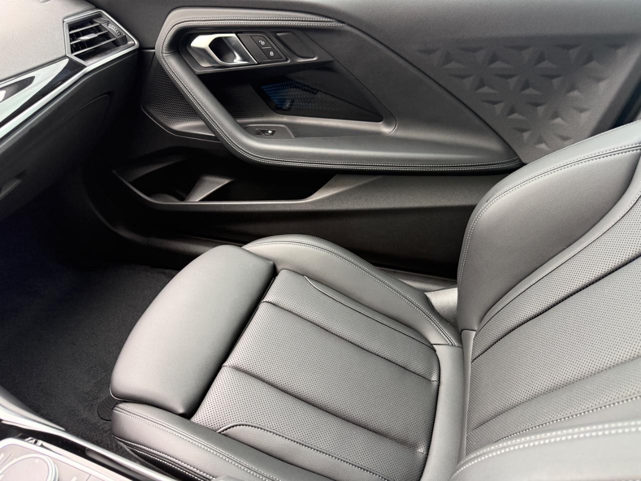 BMW 2 Series Vehicle Image 19
