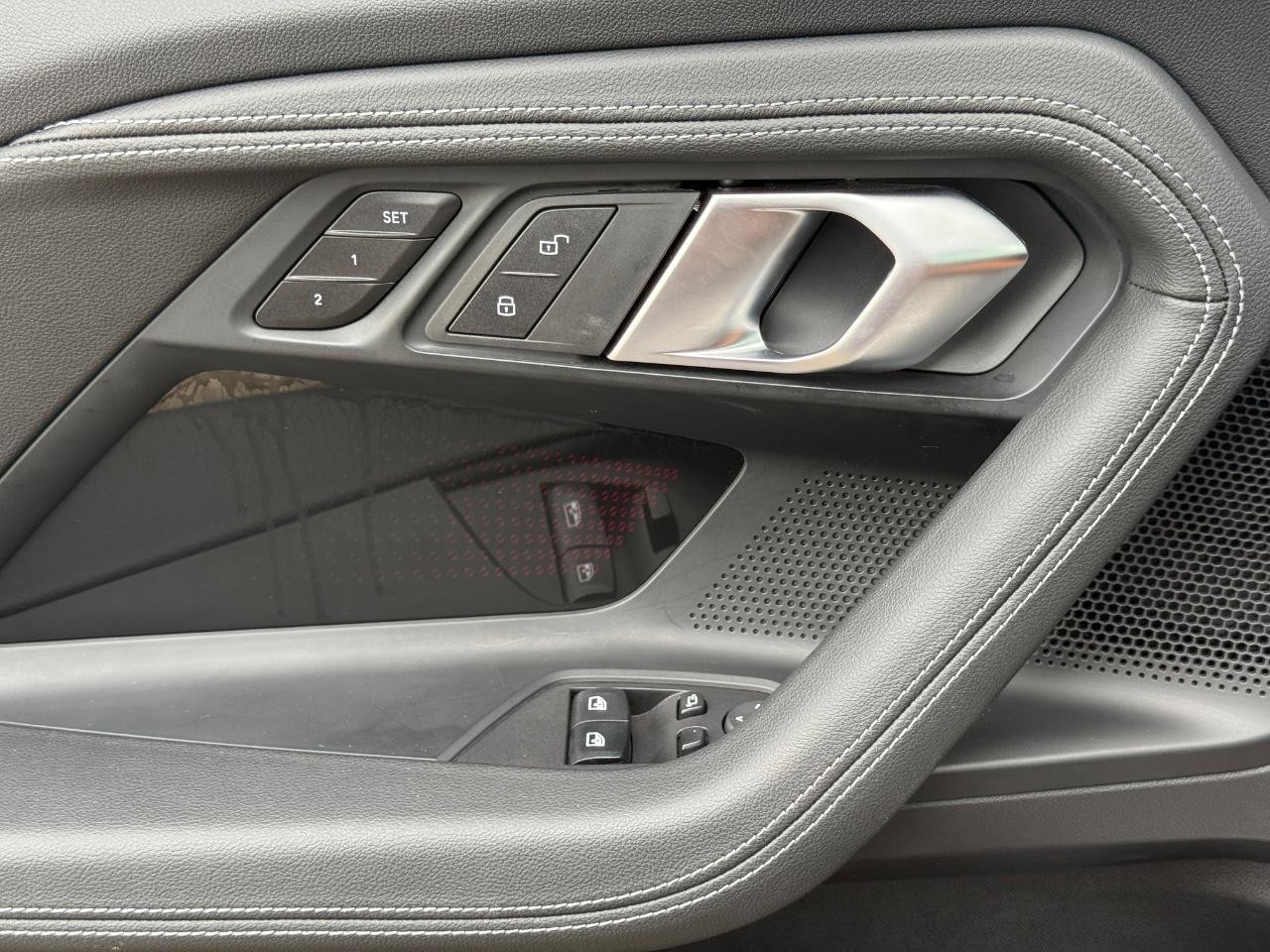 BMW 2 Series Vehicle Image 23