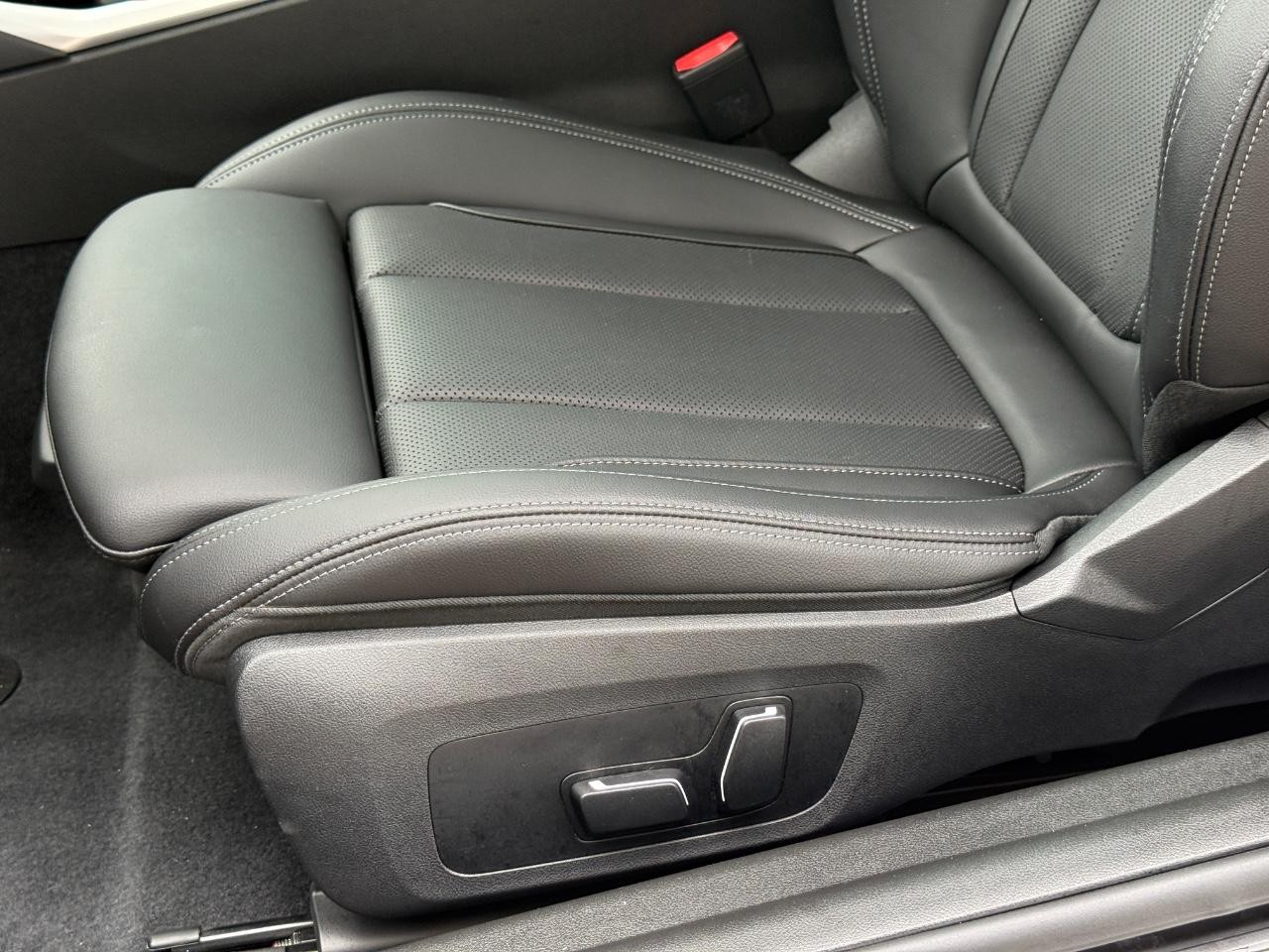 BMW 2 Series Vehicle Image 24