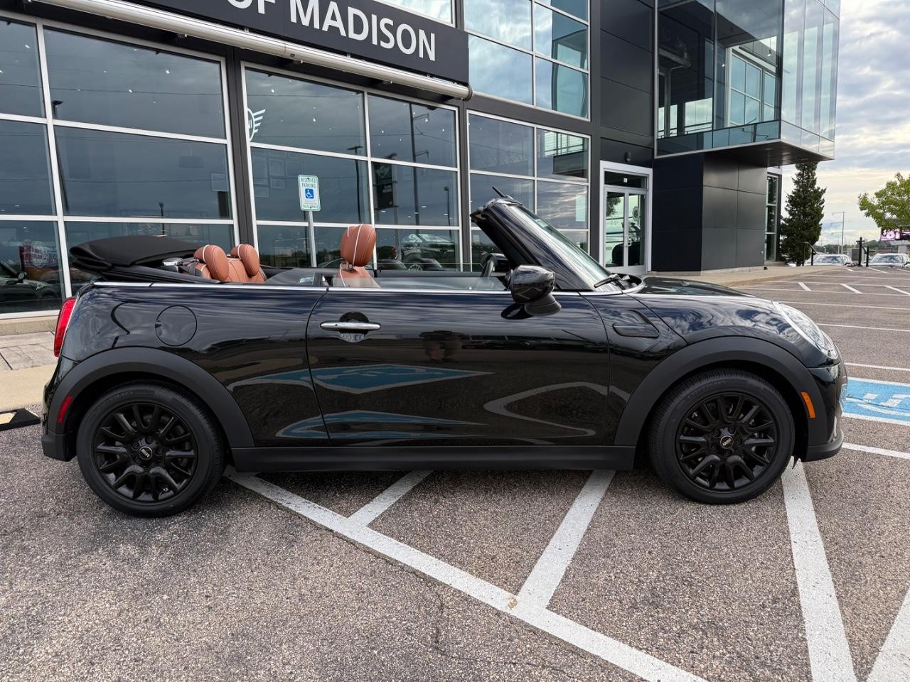 MINI Convertible Vehicle Image 02