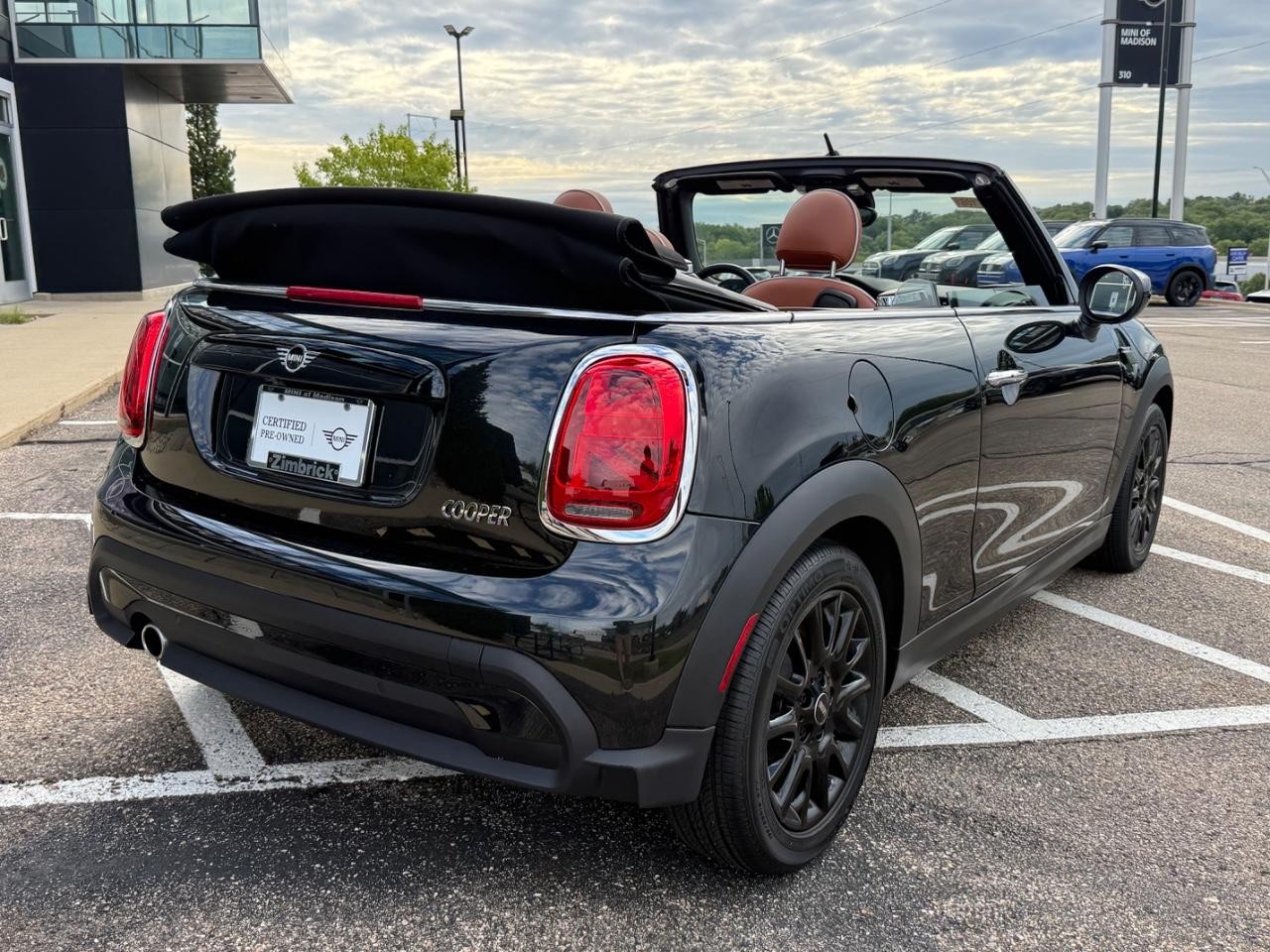 MINI Convertible Vehicle Image 03