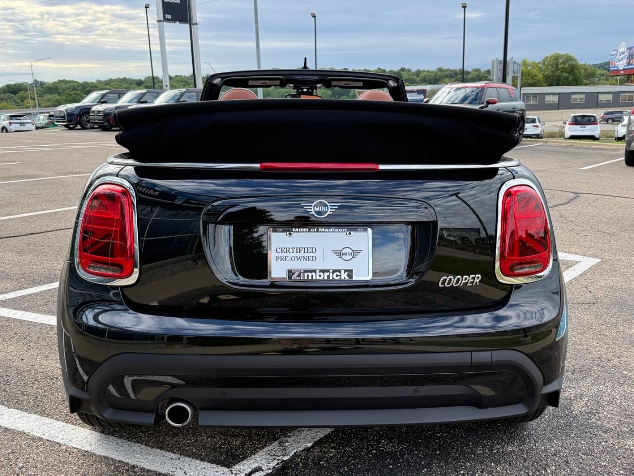 MINI Convertible Vehicle Image 04