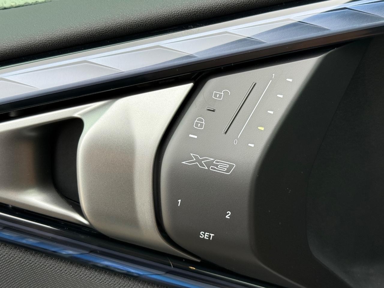BMW X3 Vehicle Image 11