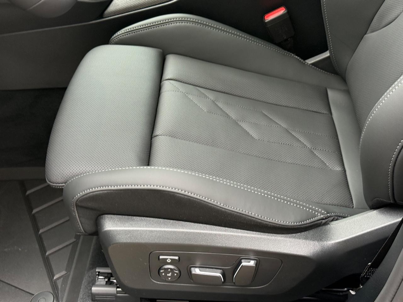 BMW X3 Vehicle Image 18