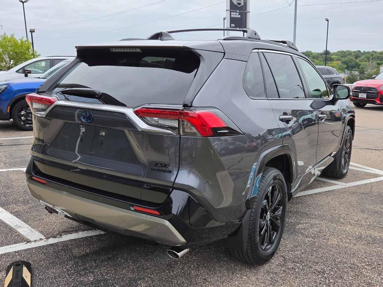 Toyota RAV4 Vehicle Image 03