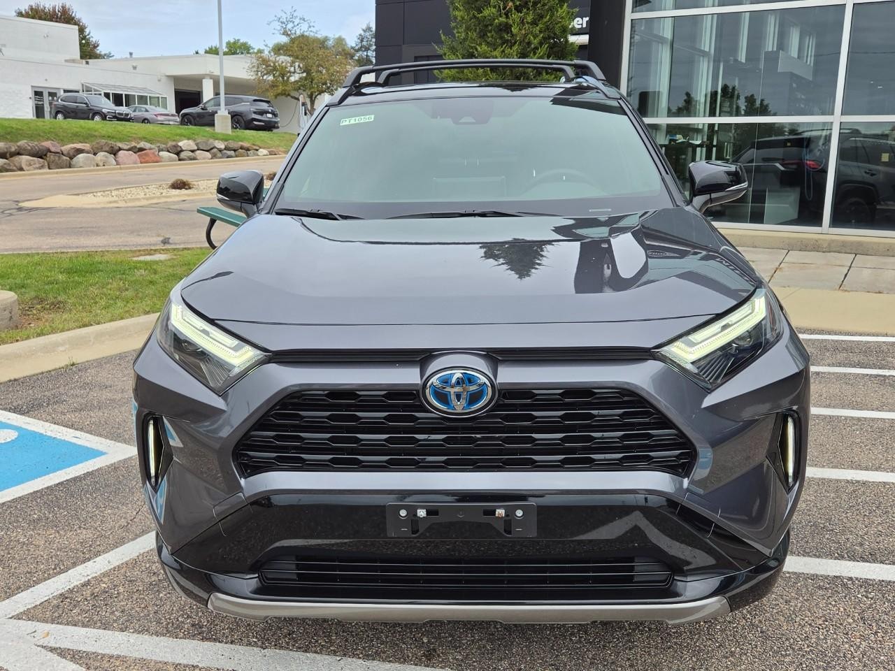 Toyota RAV4 Vehicle Image 08