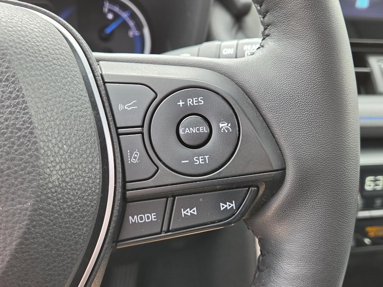 Toyota RAV4 Vehicle Image 17