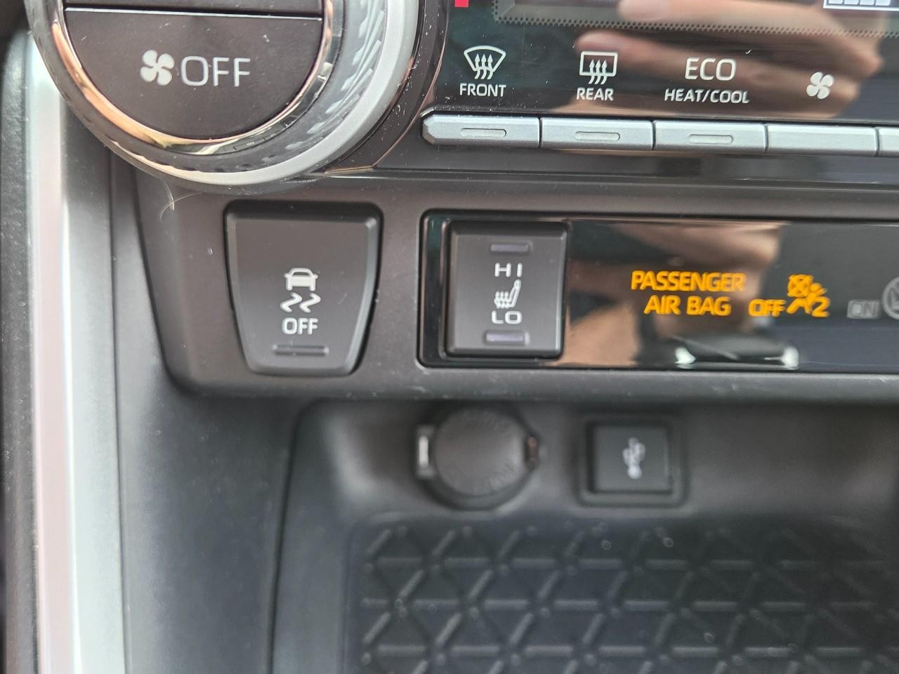 Toyota RAV4 Vehicle Image 20