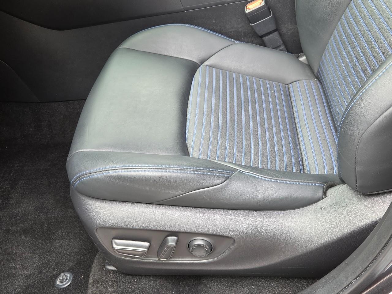 Toyota RAV4 Vehicle Image 22