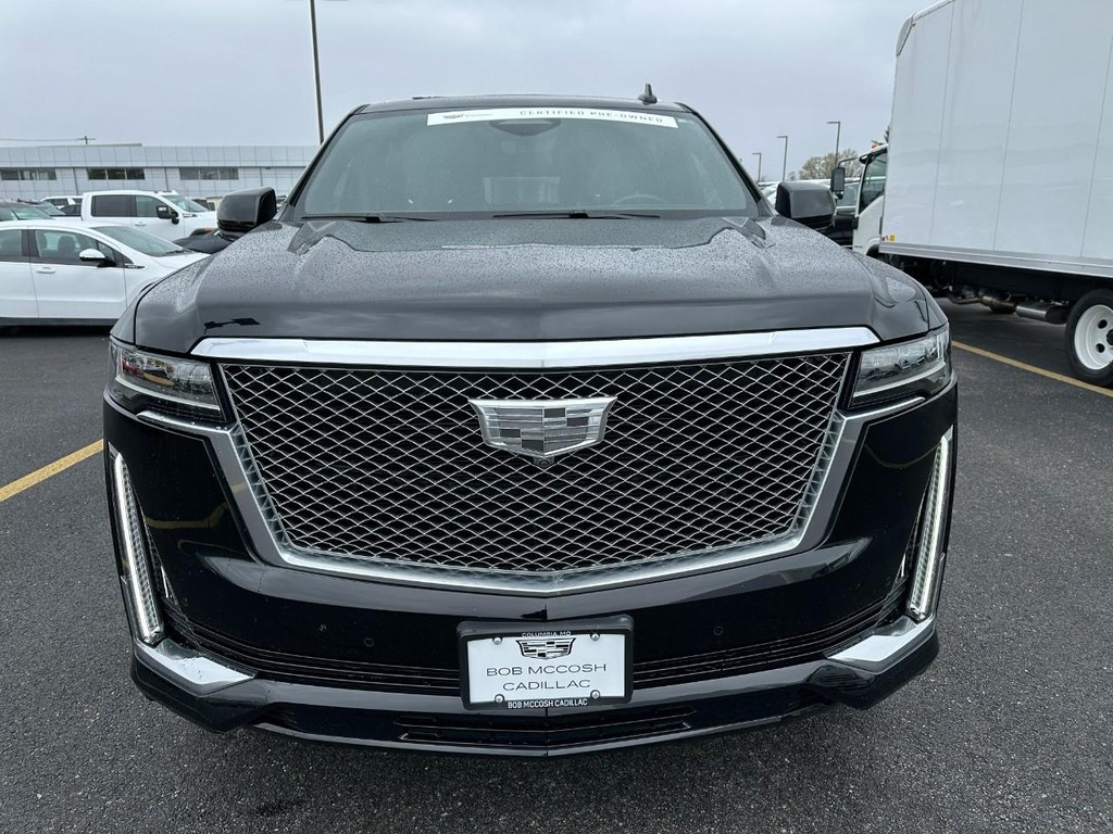 Cadillac Escalade ESV Vehicle Full-screen Gallery Image 09