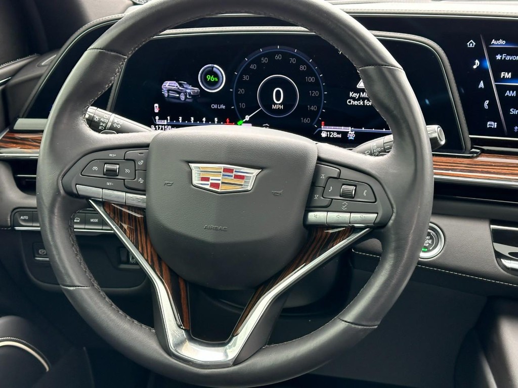 Cadillac Escalade ESV Vehicle Full-screen Gallery Image 13