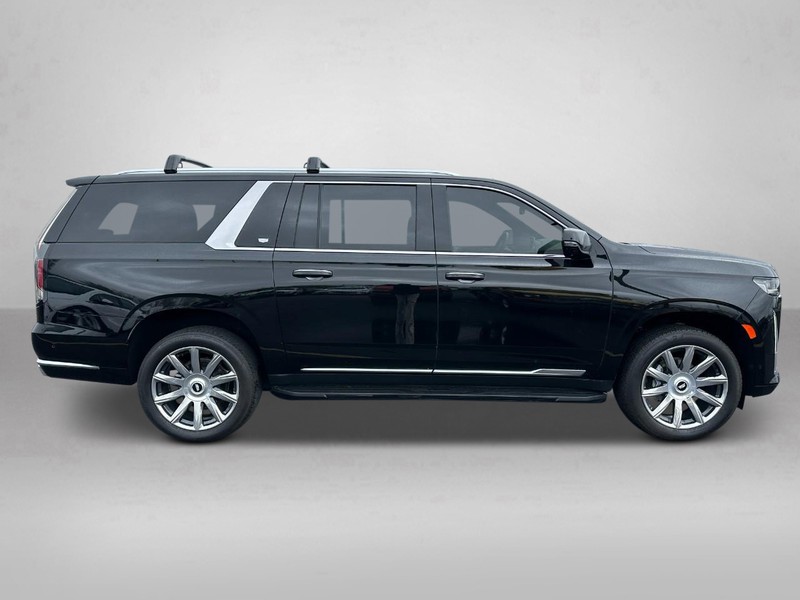 Cadillac Escalade ESV Vehicle Full-screen Gallery Image 01