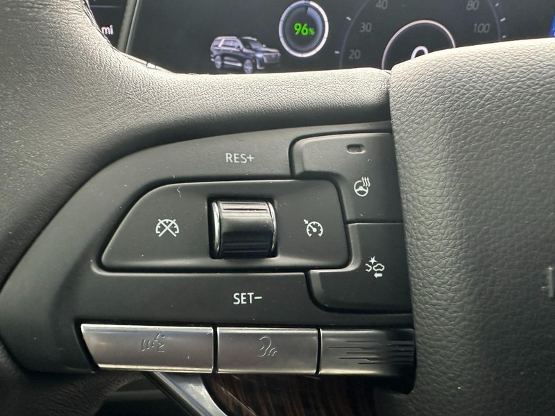 Cadillac Escalade ESV Vehicle Full-screen Gallery Image 20