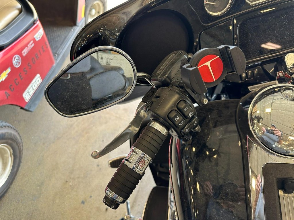 Harley-Davidson   Vehicle Full-screen Gallery Image 09