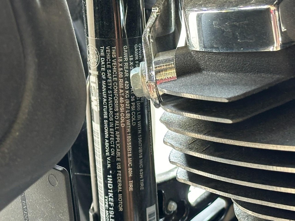 Harley-Davidson   Vehicle Full-screen Gallery Image 11