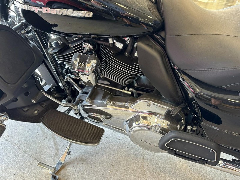 Harley-Davidson   Vehicle Full-screen Gallery Image 07