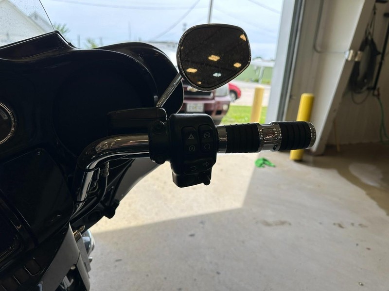 Harley-Davidson   Vehicle Full-screen Gallery Image 10