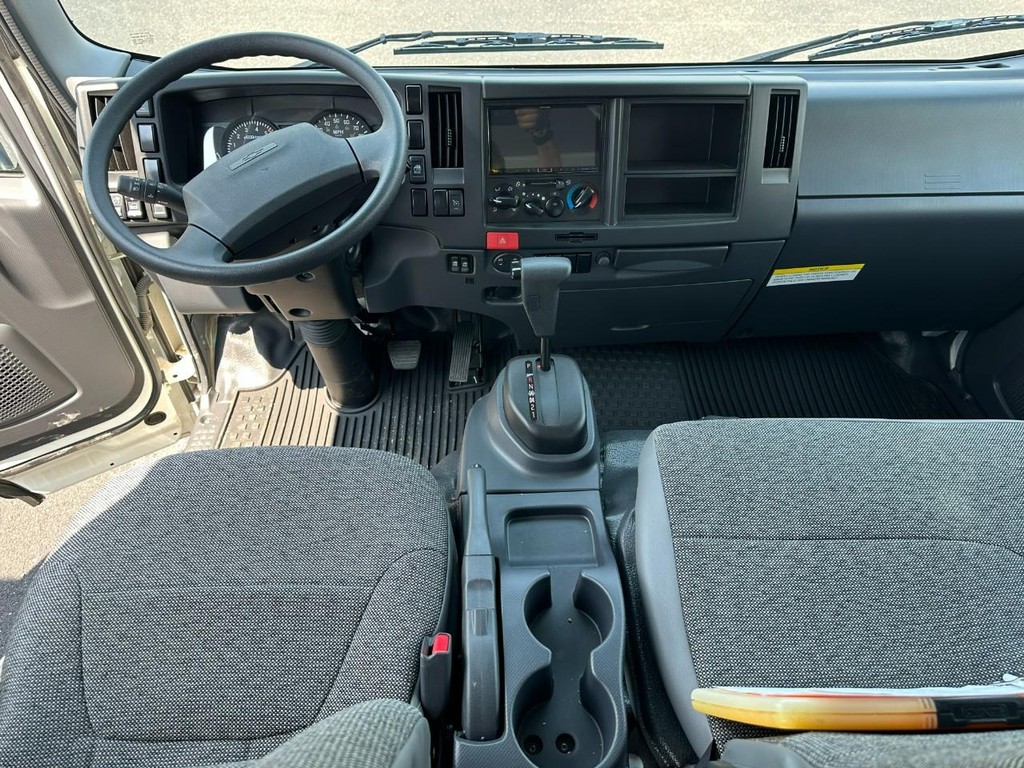 Chevrolet 4500 LCF Gas Vehicle Full-screen Gallery Image 06