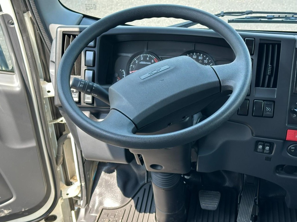 Chevrolet 4500 LCF Gas Vehicle Full-screen Gallery Image 07