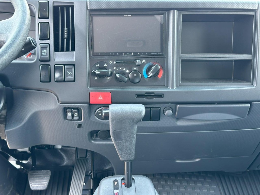 Chevrolet 4500 LCF Gas Vehicle Full-screen Gallery Image 08