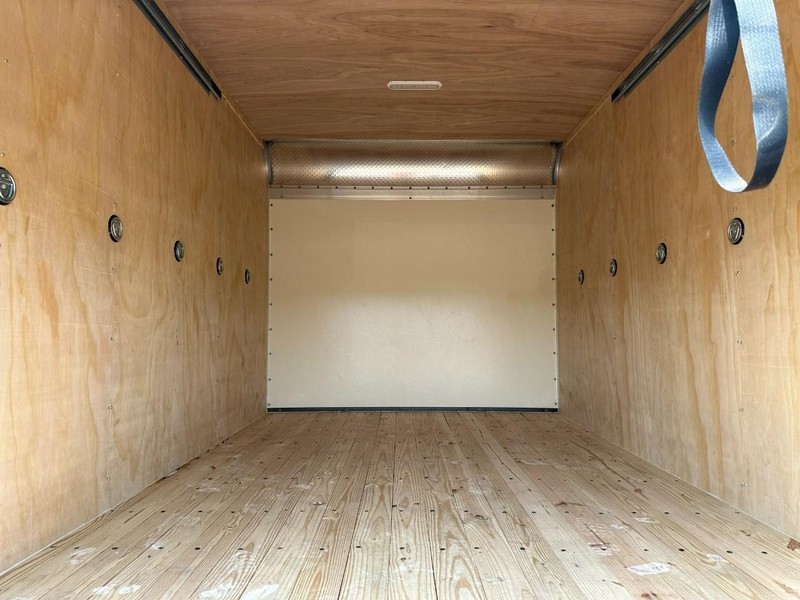 Chevrolet 4500 LCF Gas Vehicle Full-screen Gallery Image 04