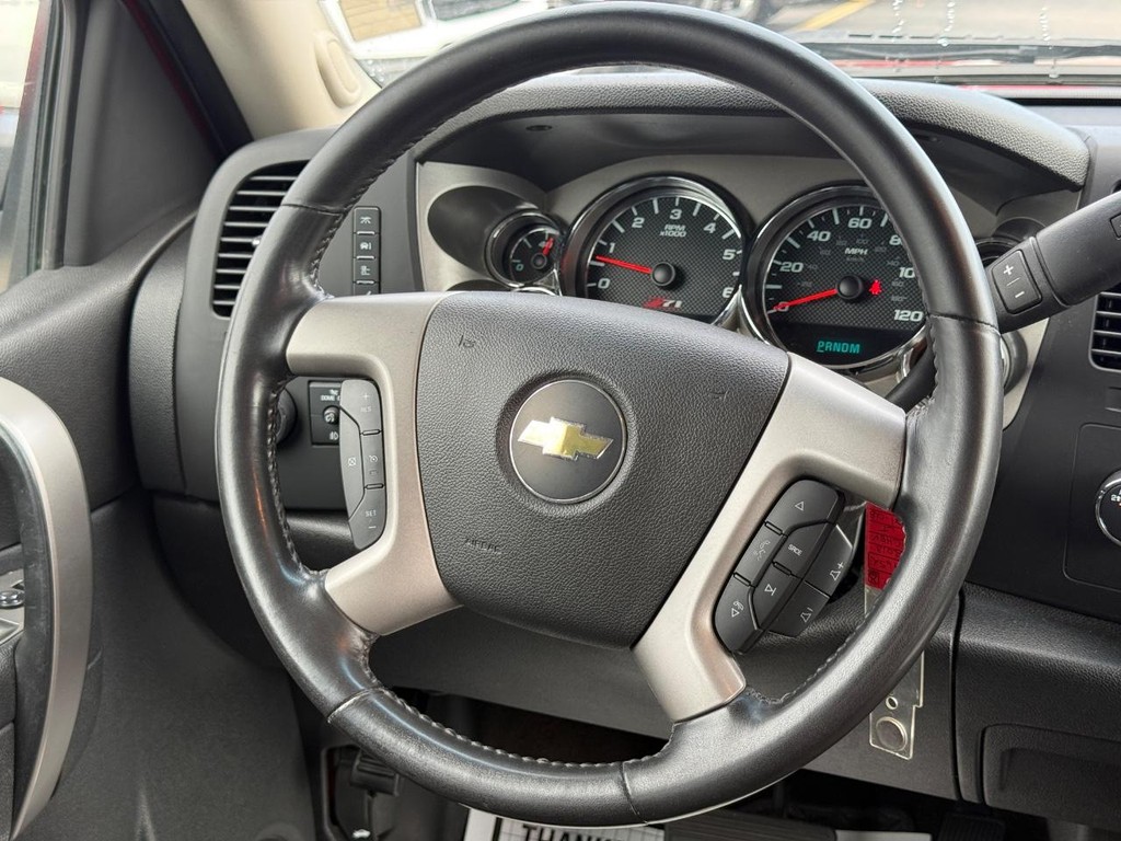 Chevrolet Silverado 1500 Vehicle Full-screen Gallery Image 12