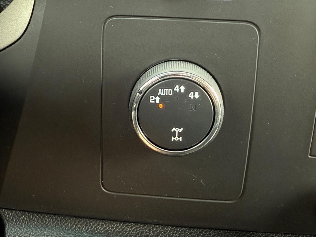 Chevrolet Silverado 1500 Vehicle Full-screen Gallery Image 15