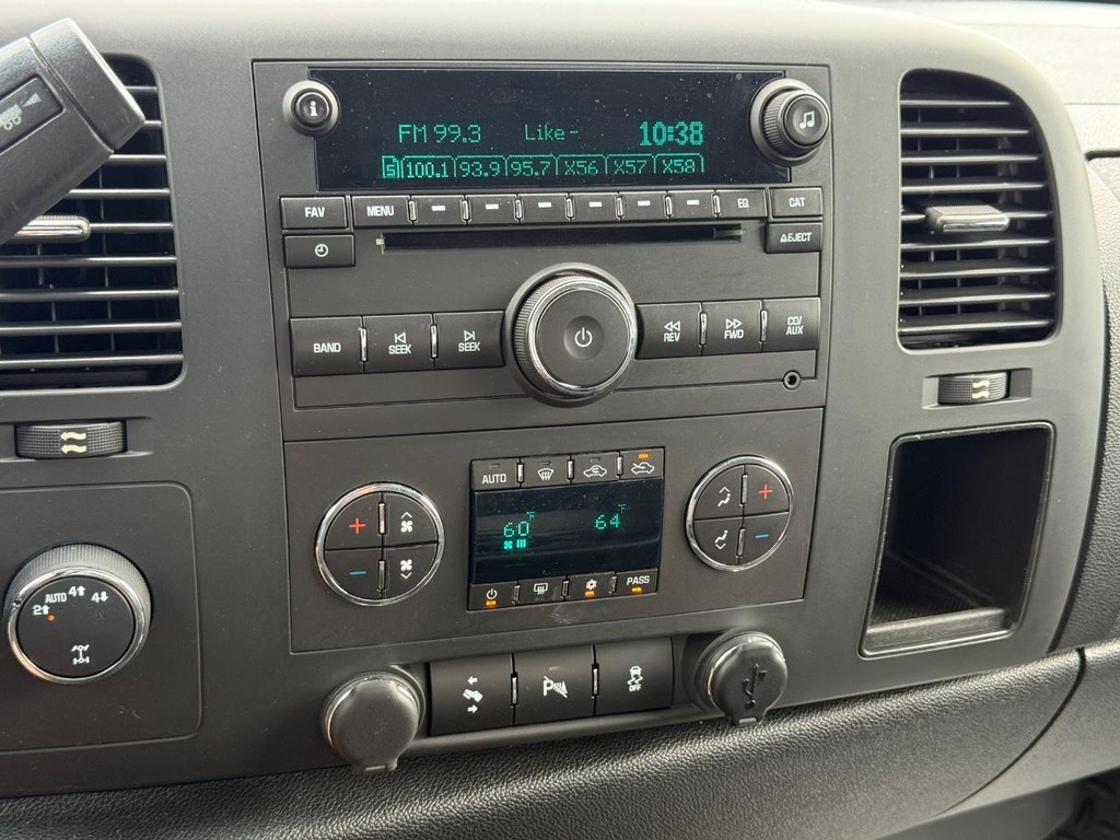 Chevrolet Silverado 1500 Vehicle Full-screen Gallery Image 16