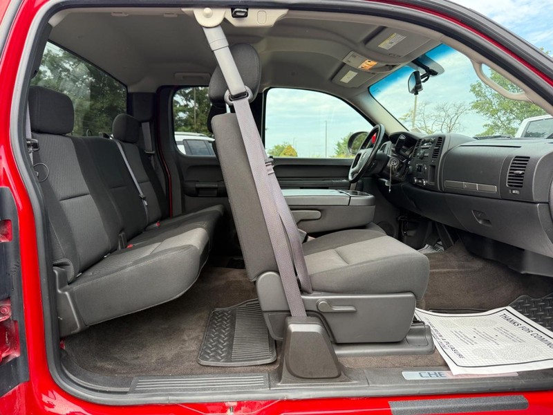 Chevrolet Silverado 1500 Vehicle Full-screen Gallery Image 10