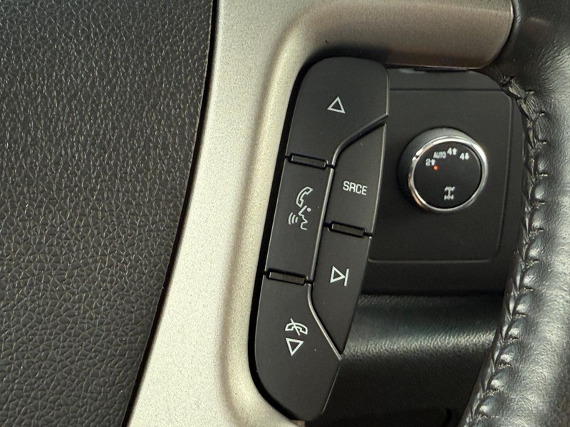 Chevrolet Silverado 1500 Vehicle Full-screen Gallery Image 14