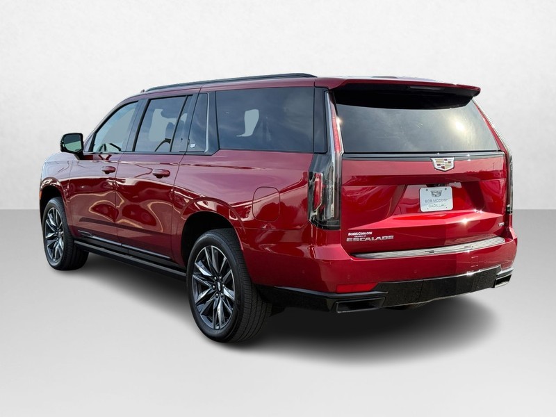 Cadillac Escalade ESV Vehicle Full-screen Gallery Image 05