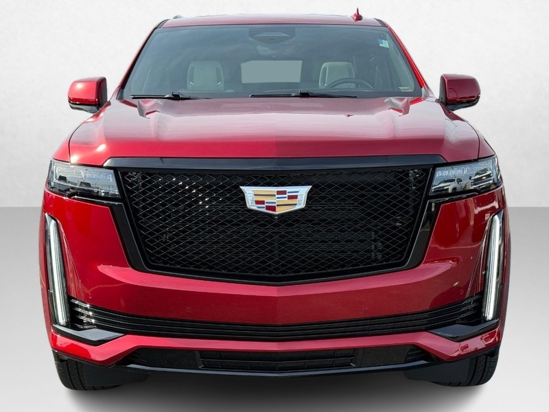 Cadillac Escalade ESV Vehicle Full-screen Gallery Image 07