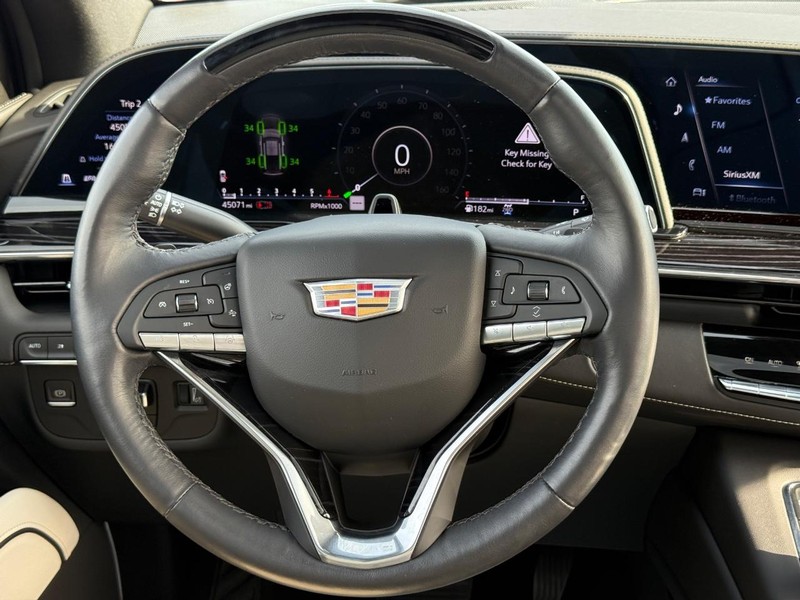 Cadillac Escalade ESV Vehicle Full-screen Gallery Image 15