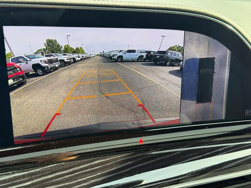 Cadillac Escalade ESV Vehicle Full-screen Gallery Image 20