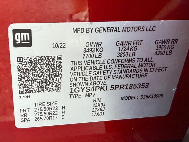 Cadillac Escalade ESV Vehicle Full-screen Gallery Image 31