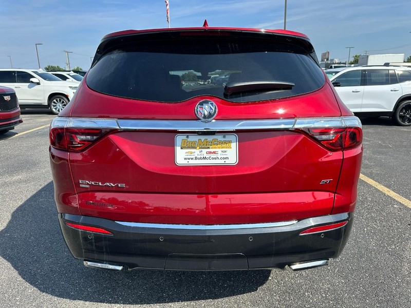 Buick Enclave Vehicle Full-screen Gallery Image 04