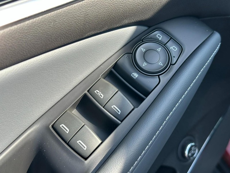 Buick Enclave Vehicle Full-screen Gallery Image 18