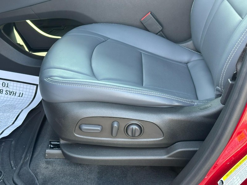 Buick Enclave Vehicle Full-screen Gallery Image 19