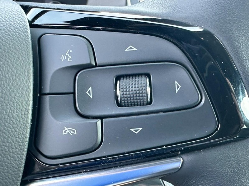 Buick Enclave Vehicle Full-screen Gallery Image 21