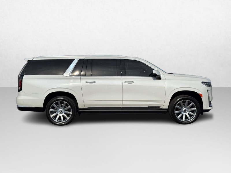 Cadillac Escalade ESV Vehicle Full-screen Gallery Image 02